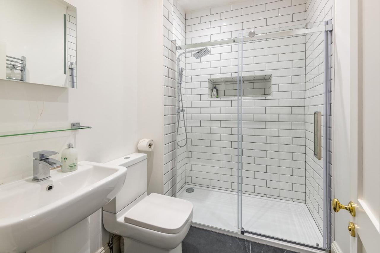 Georgian 2 Bed Apartment With 3 Bathrooms And Parking Экстерьер фото