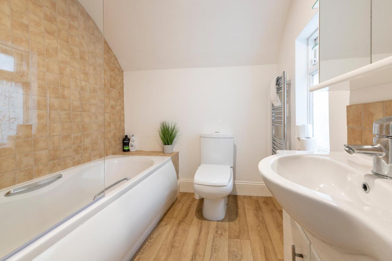 Georgian 2 Bed Apartment With 3 Bathrooms And Parking Экстерьер фото